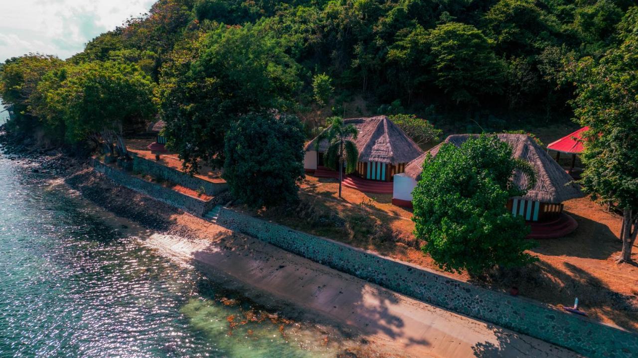 Khabita Beach Resort Lembar  Exterior foto